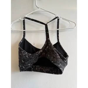 Lululemon Flow Y Bra Nulu Black Grey Abstract‎ Print Yoga Sports Bra Size 4 thumbnail 3