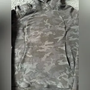 Lululemon Scuba Pullover Hoodie size 6 Camo Faded Gray thumbnail 2