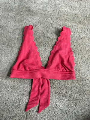 Aerie Pink Scalloped Triangle Bikini Top – Size Medium thumbnail 2
