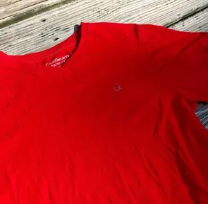 Calvin Klein RED  V-NECK LOGO EMBROIDERED T-SHIRT thumbnail 1
