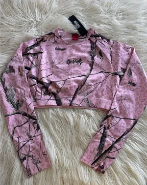 Civil Regime Concrete Forest Seamless Top Baby Pink Real Leopard Camo XL thumbnail 1