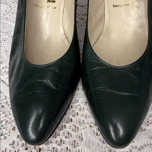 Vintage Manfield France high end leather dark green heels sz 8.5 thumbnail 4
