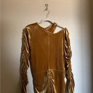 Ivy City‎ Co Romance Me Velvet Formal Dress Sz XL Gold Full Length thumbnail 5