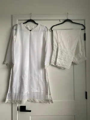 Pakistani/indian ready to wear Handmade White Shalwar Kameez outfit For Sale thumbnail 2