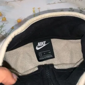 Nike pullover thumbnail 3
