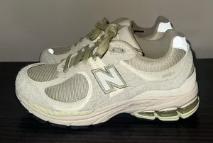 New Balance 2002R Sneakers thumbnail 1