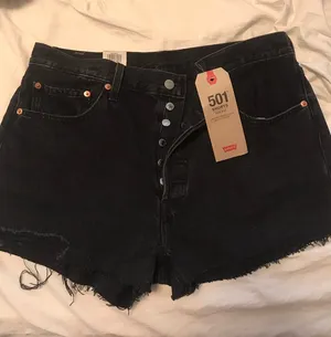 Levi's 501 cutoff Black shorts thumbnail 1