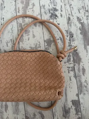 tan crochet purse thumbnail 1