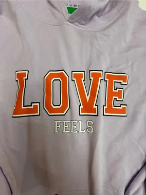Alice + Olivia Lavender Cropped Hoodie with Orange 'LOVE' Graphic size M thumbnail 9