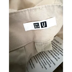 Uniqlo Cotton Chino Pants in Beige thumbnail 5