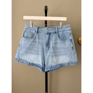 Halara Flex™ Mid Rise Zipper Pockets Denim Casual Shorts 3’' Medium thumbnail 2