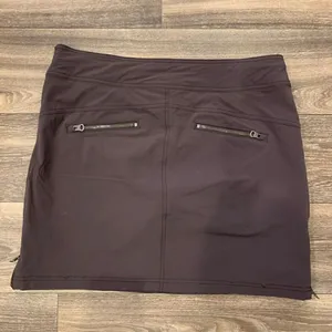 Athleta Skort.  Size: 10.  Side zippers. Drawstring waist. thumbnail 5