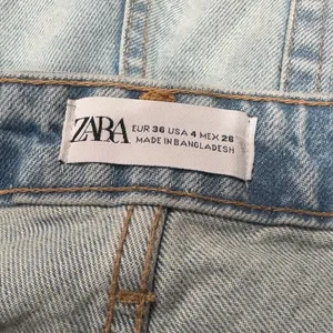 Zara Blue Denim Cuffed Jean Short Women’s 4 thumbnail 2