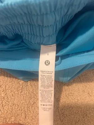 Lululemon Hot Shorts 4" High-Rise thumbnail 4