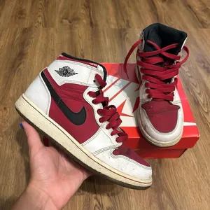 NIKE air jordan 1 retro carmine mid top shoes sneakers women’s 6 = 4.5Y thumbnail 8