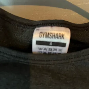 Gymshark cropped workout top thumbnail 4