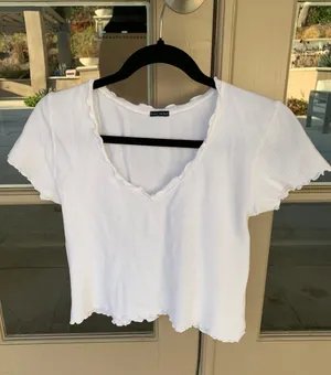 Brandy Melville Crop Top thumbnail 1