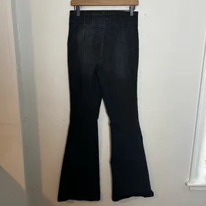 FREE PEOPLE- We The Free Jayde Flare Jeans Onyx Denim Boho Festival thumbnail 4