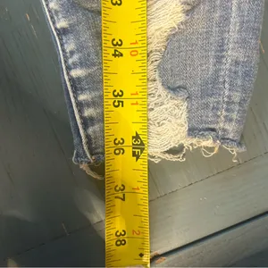 American Eagle Outfitters Light Blue Distressed Skinny Jeans | Size 4 thumbnail 7