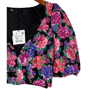 NWT ZARA Floral Cropped Top Plunging Neck Puff Half Sleeves S Black Pink Purple thumbnail 3