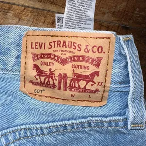 Levi's 501 medium wash cutoff W27 denim cutoff shorts thumbnail 4