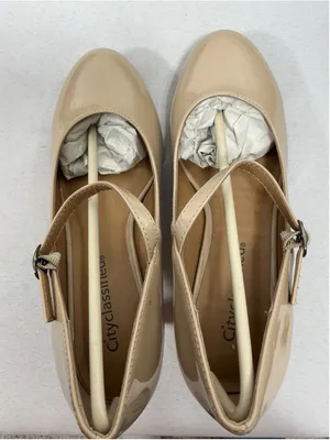 Womans New In Box City Classified Kaylee Mary Jane Pumps Size 7 Beige thumbnail 5