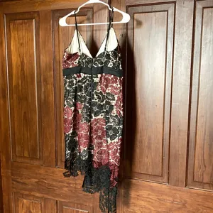 Bardot New Lace Asymmetrical V-neck Sleeveless Black Maroon Floral Dress Size 8 thumbnail 2