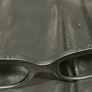 Toms Chic Black Sunglasses with Ray ban case thumbnail 9