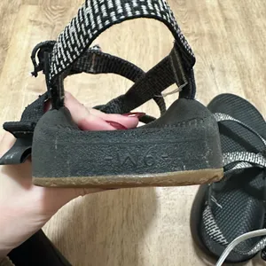 Chacos | Women's Z Cloud Black White Patterned Strappy Sport Sandals, Size 6 thumbnail 6