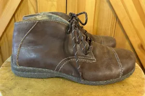 BOC Born Concept Boots Womens 7M Chukka Booties Brown Faux Leather Lace Up thumbnail 1