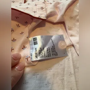 Uniqlo Light Pink Short Pajama Set with Small Floral Print thumbnail 9