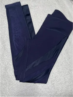 Alo Yoga Leggings thumbnail 2