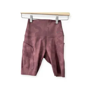 Nike Universa Women's High-Waisted 8" Camo Biker Shorts with Pockets XS thumbnail 6