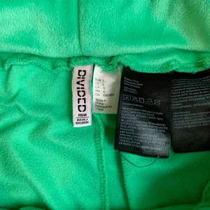 H&M Green Sweat Shorts thumbnail 4