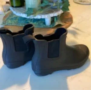 Hunter Women’s Original Chelsea Black Boots Sz 8 Insulated Rubber thumbnail 2
