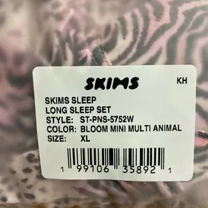 SKIMS Pajama Set XL thumbnail 9