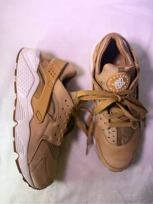 Nike Women's Wheat/Tan Casual Sneakers thumbnail 5