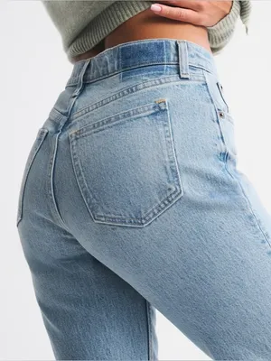 Abercrombie & Fitch Curve Love 90s Straight Ultra High Rise Jeans Size 29 thumbnail 3