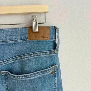 Madewell‎ The Perfect Vintage High Rise Distressed Raw Hem Jeans Women's Size 31 thumbnail 9