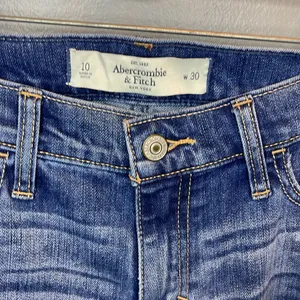 Abercrombie & Fitch Women's Distressed Boyfriend Jeans Size 10‎ thumbnail 2