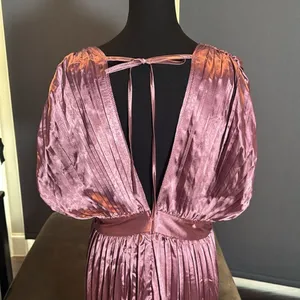 Women’s Lightweight Pleated Satin Midi Dress V-Neck Short Sleeve Size L thumbnail 5