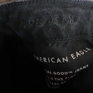 American Eagle Black Distressed‎ Mom Jeans Size 4 thumbnail 11