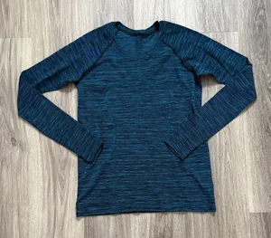 lululemon athletica Blue Long Sleeve Top Swiftly Tech Crewneck Size 10 thumbnail 1