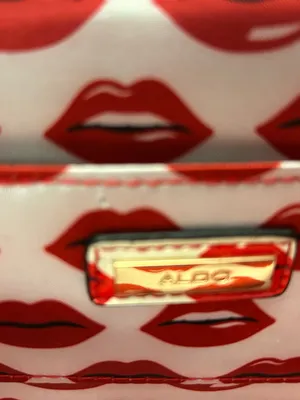 ALDO White Lip-Print Clutch with Gold Chain Strap thumbnail 7