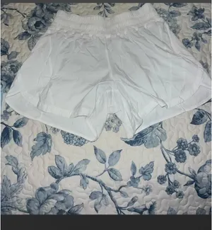 Lululemon Shorts Track That 5" Mid-Rise thumbnail 4