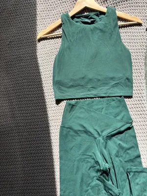 OFFLINE by Aerie Crossover Leggings & high neck bra set thumbnail 2