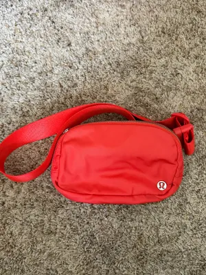 Lululemon Belt Bag thumbnail 4
