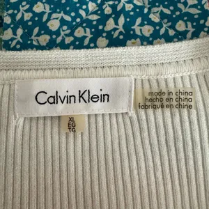 Calvin Klein XL White Sleeveless Top thumbnail 4