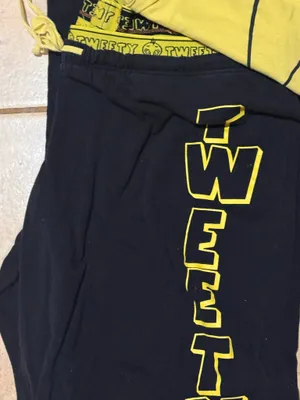 SOLD! Looney Tunes Tweety pajamas Super Soft. Just adorable thumbnail 4