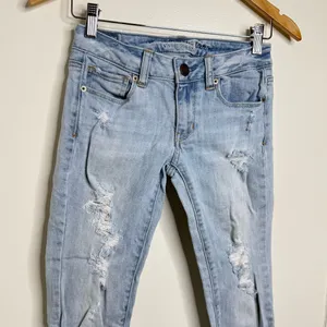 American Eagle Outfitters Distressed Skinny Jeans Low Rise Women’s Size 00 Reg thumbnail 2